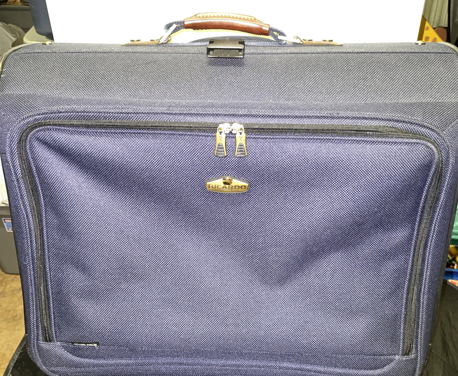 Max 44 OFF Ricardo of Beverly Hills Rolling Carry On Luggage Bag Black