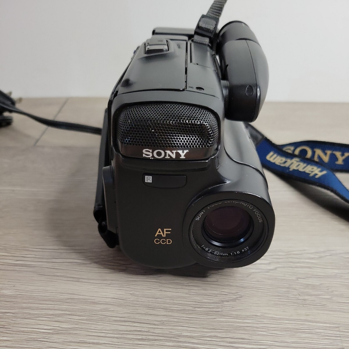 Sony Handycam CCD-TR30 8mm Video8 Vintage Camcorder Camera Sony Handycam CCD-TR30 8mm Video8 Vintage Camcorder Camera