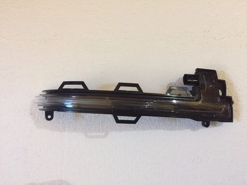 BMW F15/ F16/ F25/ F26 OEM Genuine MIRROR TURN SIGNAL INDICATOR Right 7291218