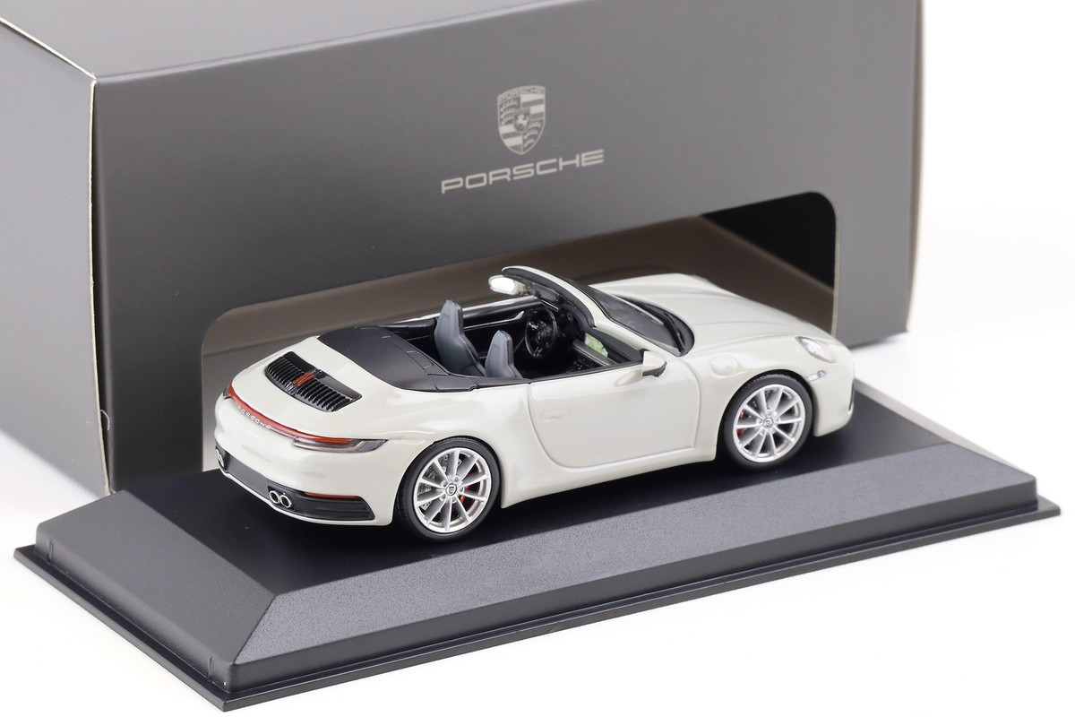 1:43 Minichamps Porsche 911 (992) Carrera S Cabriolet Craie