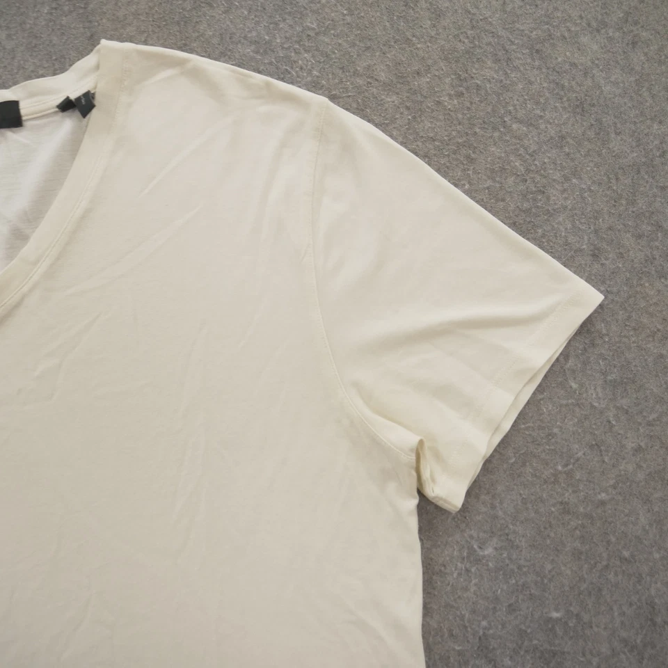 Camisa Teory Para Hombre Mediana Beige Cuello en V Manga Corta Pullover Camiseta Seda Algodón Foto 3 de 4