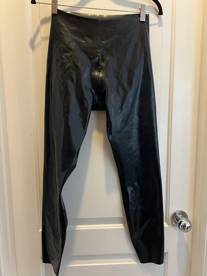 Leggings de látex con cremallera Foto 2 de 2