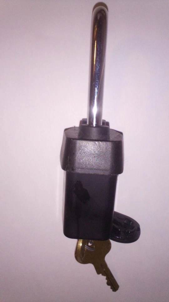 Master Lock 6121Lj Padlock, Keyed Different, Long Shackle, Rectangular Steel - Image 4 of 4