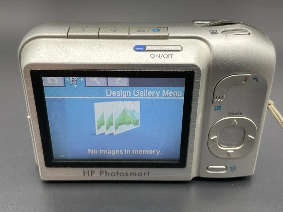 HP Photosmart Digital Camera Model M627 7.0MP Silver - Tested & Working - Image 4 of 4