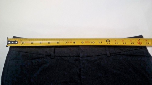 Dockers Women's Mid Rise Curvy Capris Size 10 Black Stretch - Picture 6 of 7