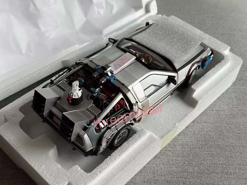 Hot Wheels 1:18 Elite Back To The Future Time Machine Delorean