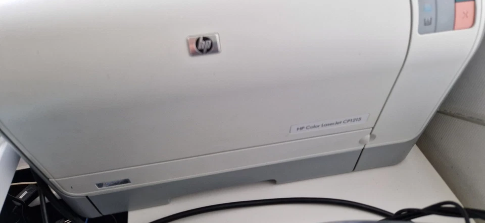 HP Color LaserJet CP1215 Farblaserdrucker DIN A4 USB CC376A *gebraucht* - Bild 3 von 4