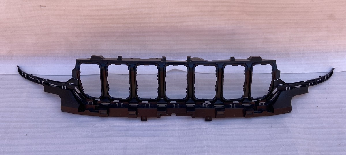 2021-2024 Jeep Grand Cherokee/L Front Radiator Grille OEM