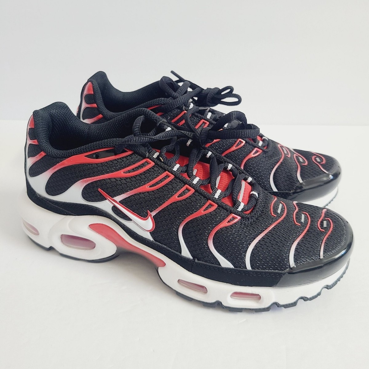 NIKE★AIR MAX PLUS★BLACK/UNIVERSITY RED/LLIC SILVER Nike Air Max Plus 'Black University Red Silver' HF4293-001