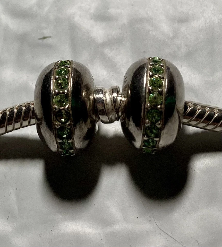 Par de Piedras Verdes Espaciadores Chamilia 925 Ale Retirado Foto 2 de 4