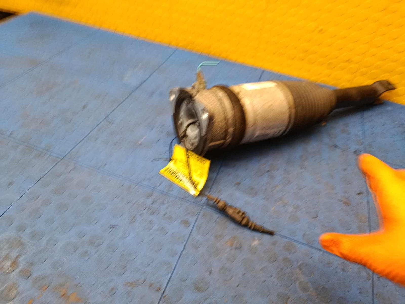 08 09 10 11 BENTLEY Continental GT Rear Right Air Shock Absorber OEM 3W0616002C