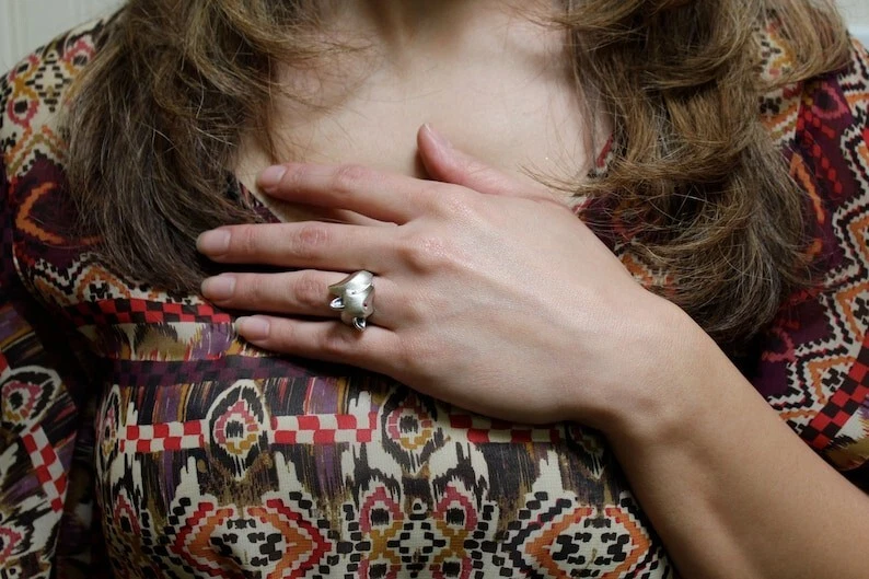 Silver Fox Ring with Green Gemstone Eyes – Unique Animal Jewelry for Women & Men - Image 3 of 4