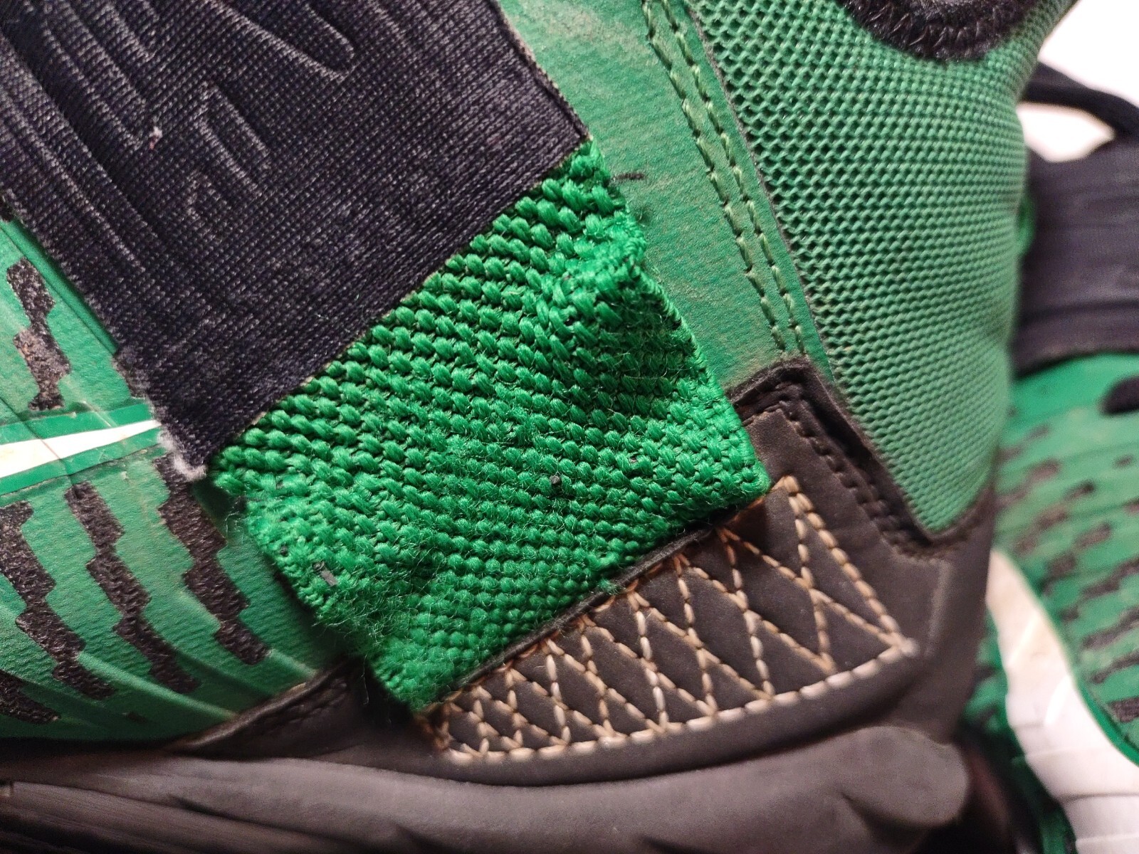 Nike Alpha Menace Pro 2 Mid Green Black Football Cleats Men's Size 10