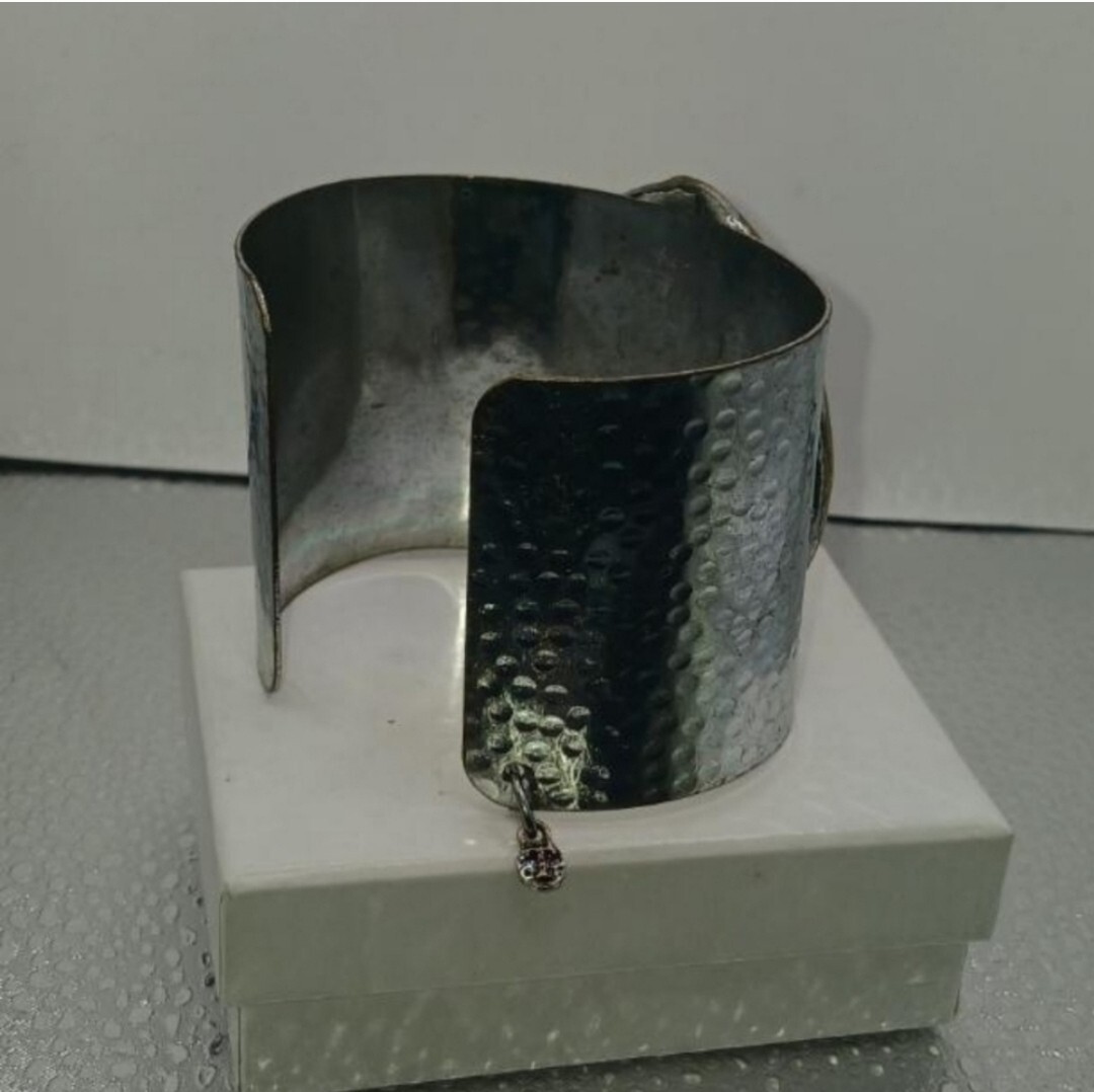 Silver plated, hammered shell cuff bracelet - image 3