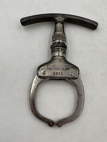 Vintage #8311 ARGUS The Iron Claw Hand Cuff Restraint Device Chicago, ILL USA
