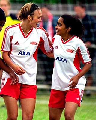 Bend It Like Beckham Keira Knightley Parminder Nagra soccer outfit 11x14 Photo