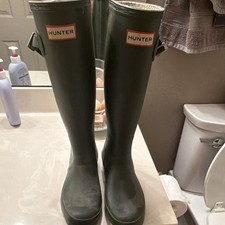 Hunter Women s Green Knee High Rubber Rain Boots Round Toe Logo Buckle Sz 8