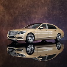 AUTOart 1/18 Mercedes Maybach S600 SWB S600 2015 Simulation Car Model 