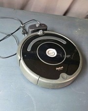iRobot Roomba Staubsaugerroboter mit Ladestation Schwarz/Grau
