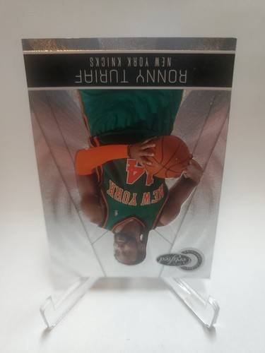 2010-11 Total zertifizierter Basketball #68 Ronny Turiaf/1849 - Bild 2 von 3