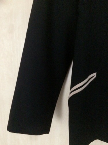 Episode jacket. Episode black with cream trim blazer. Size 4 - Picture 5 of 7