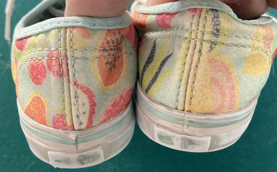 Vans шнурует вверх обувь размер ребенка ясельного возраста 9 многоцветный с фруктами. В отличном состоянии! - Изображение 3 из 4