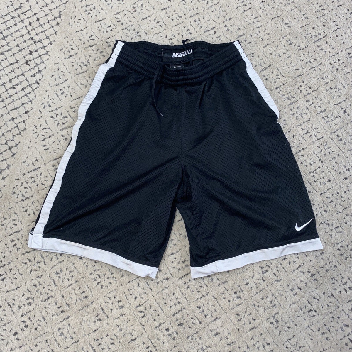 nike basketball shorts pockets