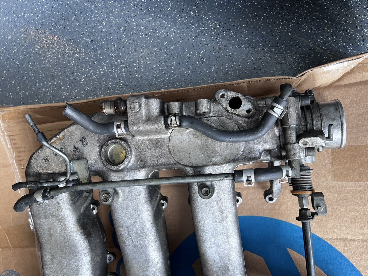 90-96 Nissan 300zx Intake Manifold Upper Plenum OEM Z32