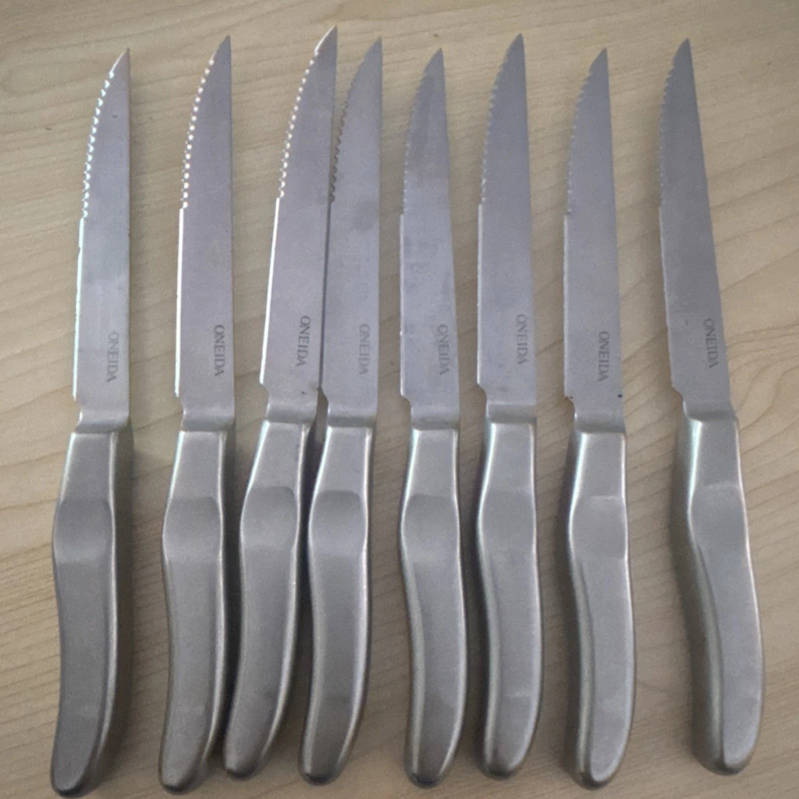 Oneida Serrated Steak Knives Set of 9 Stainless Steel 4 in Blade Silver