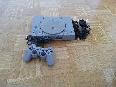Sony PlayStation 1 Spielekonosle, Mit Controller Und Kabel , Optische Mängel 