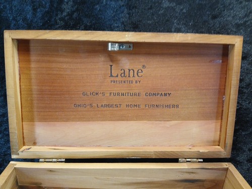 Lane Cedar Box No Key - Picture 2 of 9