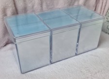Deckbox (TCG) und &uuml;ber 600 Sammelkartenh&uuml;llen von Ultimate Guard