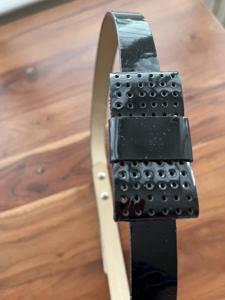 Hobbs Bow Detail Black Patent Leather Medium Width Belt, Size M - Image 2 of 4