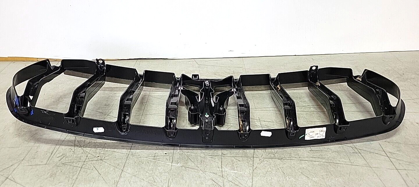 2017-2024 MASERATI LEVANTE FRONT GRILLE OEM NO CAM