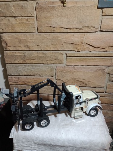 2013 ERTL 1/16 Big Farm Peterbilt Model 367 Log Truck with Pup Trailer Used. - Picture 15 of 18