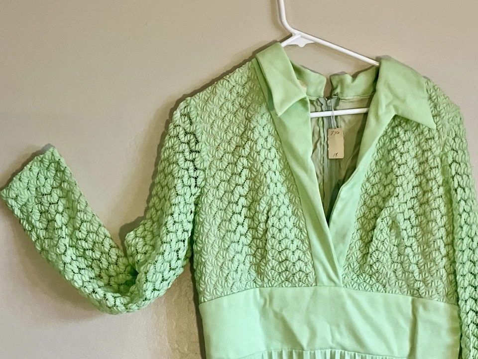 Vintage 1960 Marlenes Green Maxi Dress Size 18 Mesh Detail Bodice Pleated Skirt - Image 2 of 4