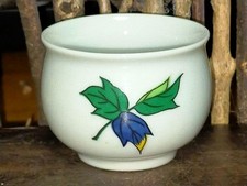 Ancienne tasse à saké en porcelaine traditionnelle japonaise Kutani signée Gu...