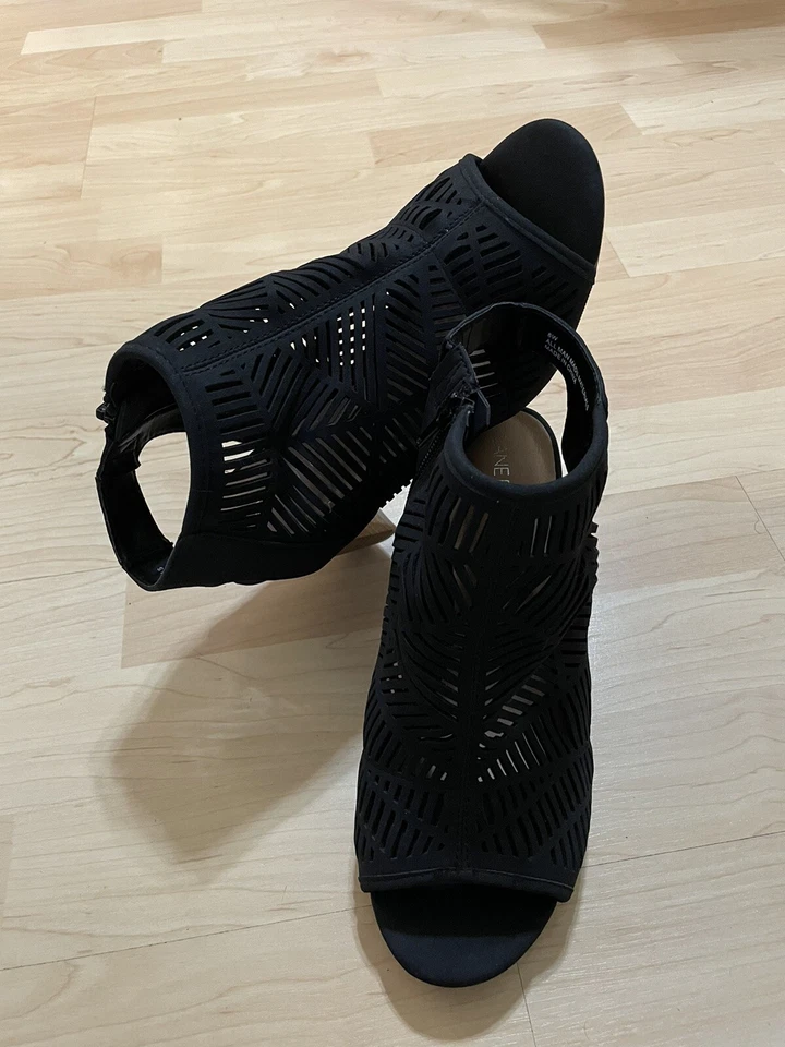 Lane Bryant Women's Dream Cloud Cutout Open-Toe Black Bootie Sandal Size 8W - Image 2 of 4