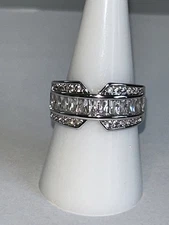 Size 8 A SCINTILLATING CIRCLE Diamond CZ Ring RHODIUM Bomb Party