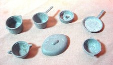 LOT OF VINTAGE MINIATURE PEWTER / LEAD DOLL HOUSE POTS AND PANS
