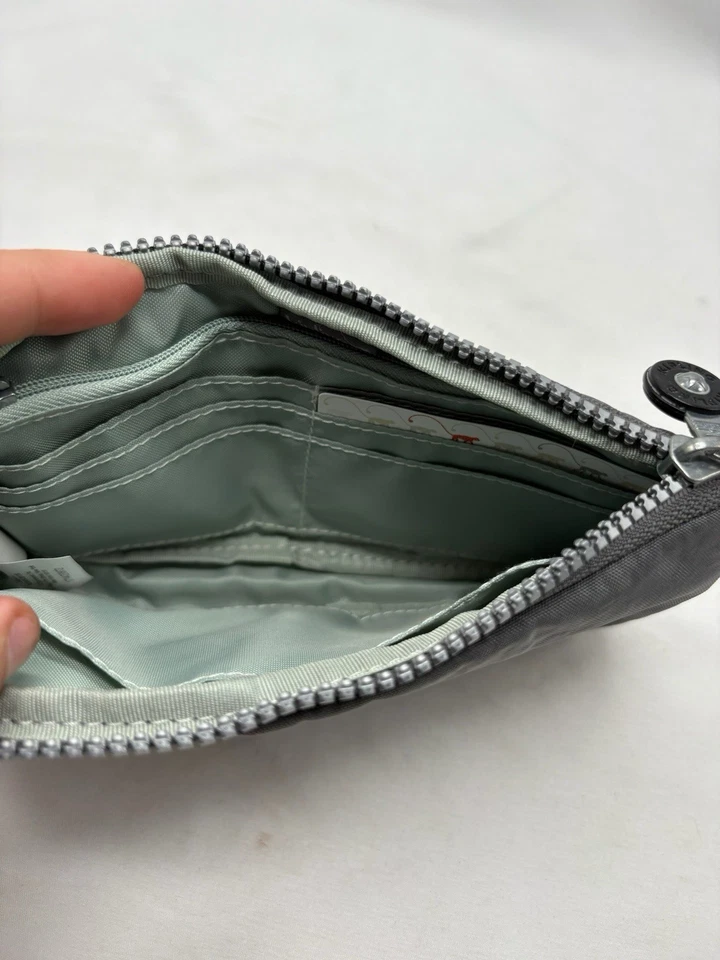 Kipling ~ Cartera Muñequera Cremallera Alrededor 7" x 4" Gris Claro Arrugado Nylon NUEVO Foto 4 de 4