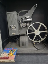 Keystone 16mm Moviegraph A-951 + Film & Case – Motor Hums, Vintage USA