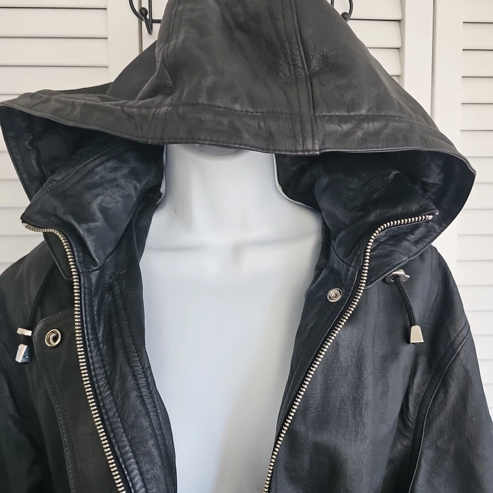 Vintage G-III Women’s Medium Black Leather Motorcycle Riding Detachable Hood - Image 2 of 4