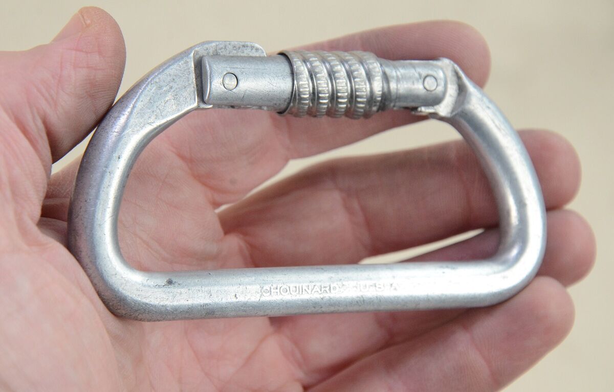 Chouinard USA Carabiner - Light D Locking, 2300kg - Vintage Chouinard USA Carabiner - Light D Locking, 2300kg - Vintage