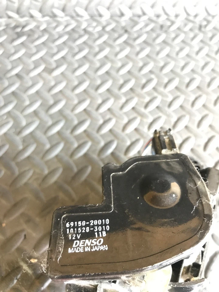 Toyota Celica Exterior Open Handle With Actuator 69150-20010 Genuine 2002 Year - Image 3 of 4