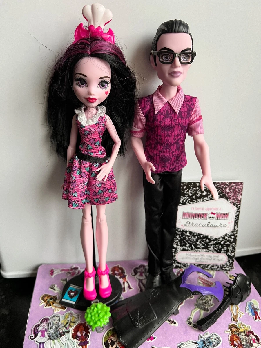 Draculaura family 2025