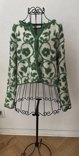 Zara Floral Sweater Medium