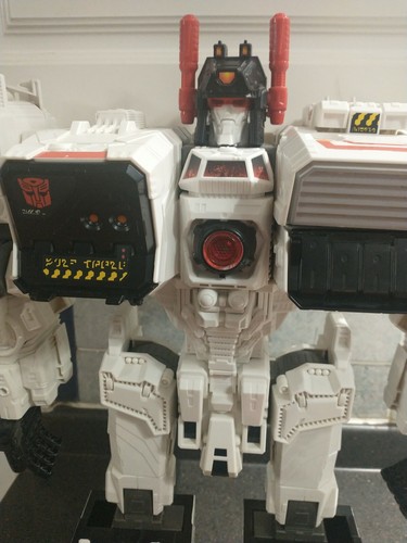 Transformers Generations Metroplex Thrilling 30 Loose Read Description - Picture 4 of 5