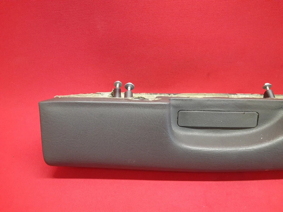 Серый левый подлокотник задней двери в сборе для Chevrolet Trailblazer 2002 2003 2004 годов выпуска - Изображение 2 из 4