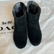 Skechers Women's Size 8 On The Go Arch Fit Air-Cooled Lined Black Suede Bootie